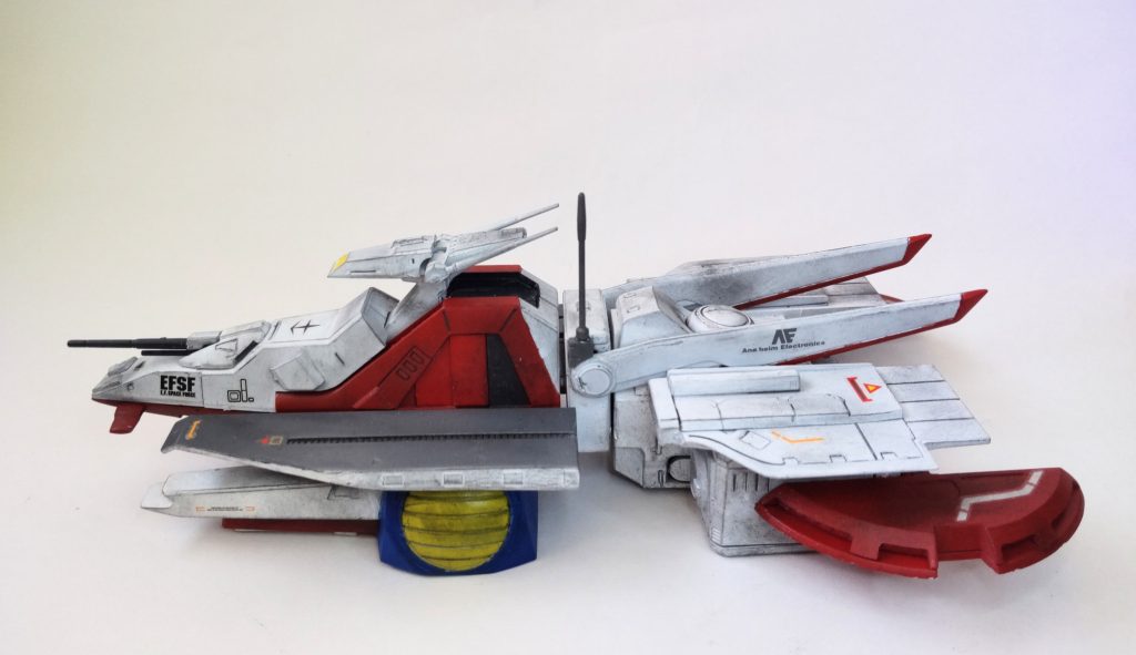 改造はほぼベースキットを使用し一部ディティールアップパーツ使用してます。シルエットが結構変わったかと思いますがMSカタパルト部分のせいですかね。ぶった斬って短くして、その下の部分は通常の組み立てとは違い、ひっくり返して装着してます。お高いEXモデルをノコで切った時はシャアさながら「手の震えが止まりません」でした(；´∀｀)