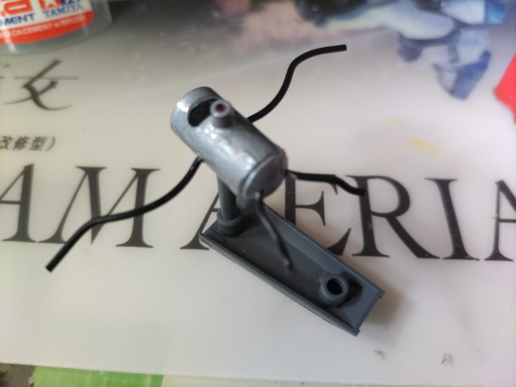 下地はシルバーで