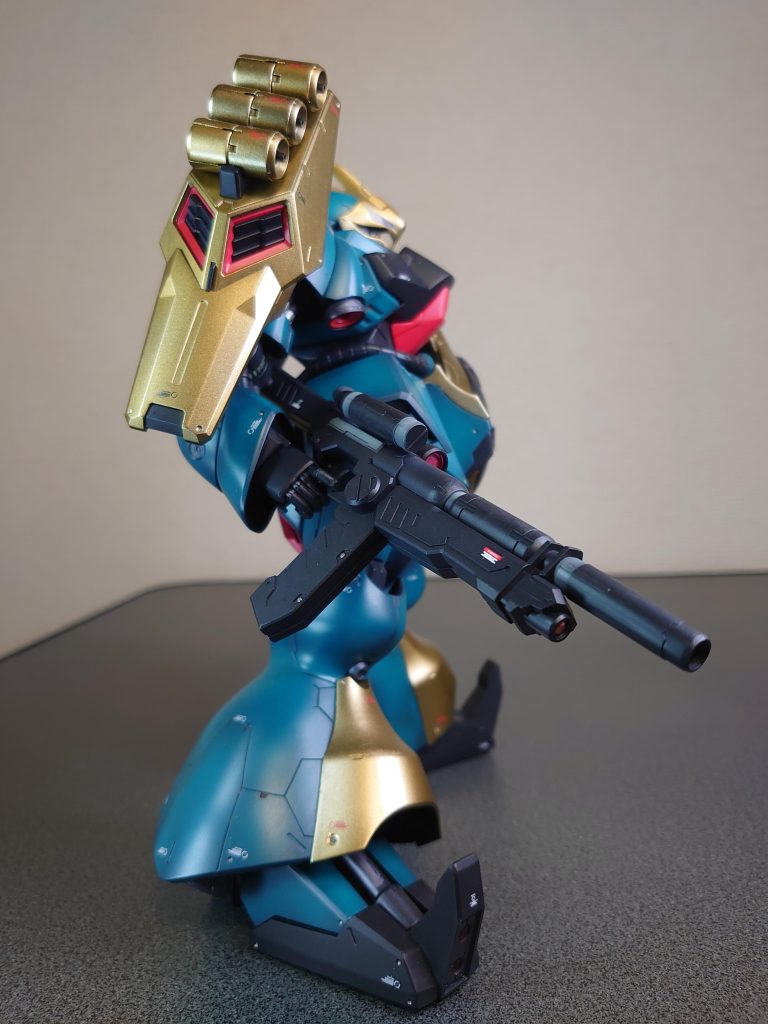 本体グリーンはガンダムカラーのヤクトギュネイ専用カラーを使用。