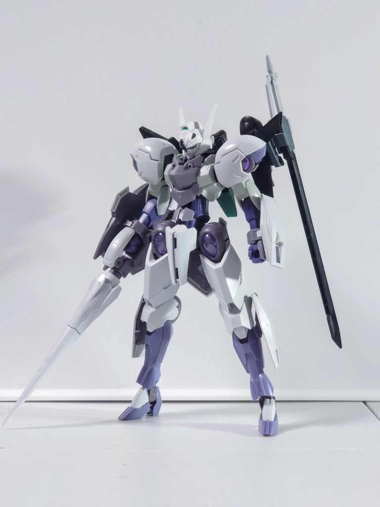 塗装前プロポーションは首を1.2mm延長しました。重斬刀は刃先をシャープ化しています。