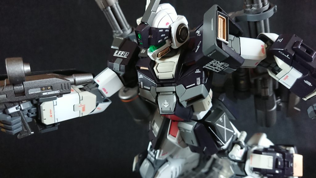 バンダイエッジは鉄ヤスリで修正してます。