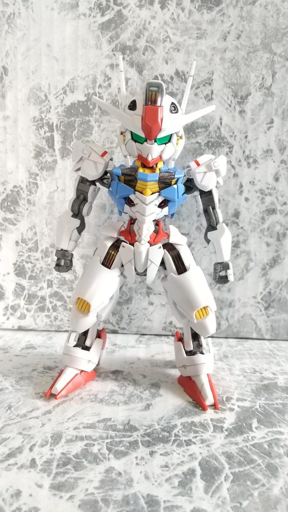 脚部をボールジョイントにした事で 多少ですが  くの字(逆くの字)  に曲げる事ができます  ヒザ立ちはできませんが これで充分!