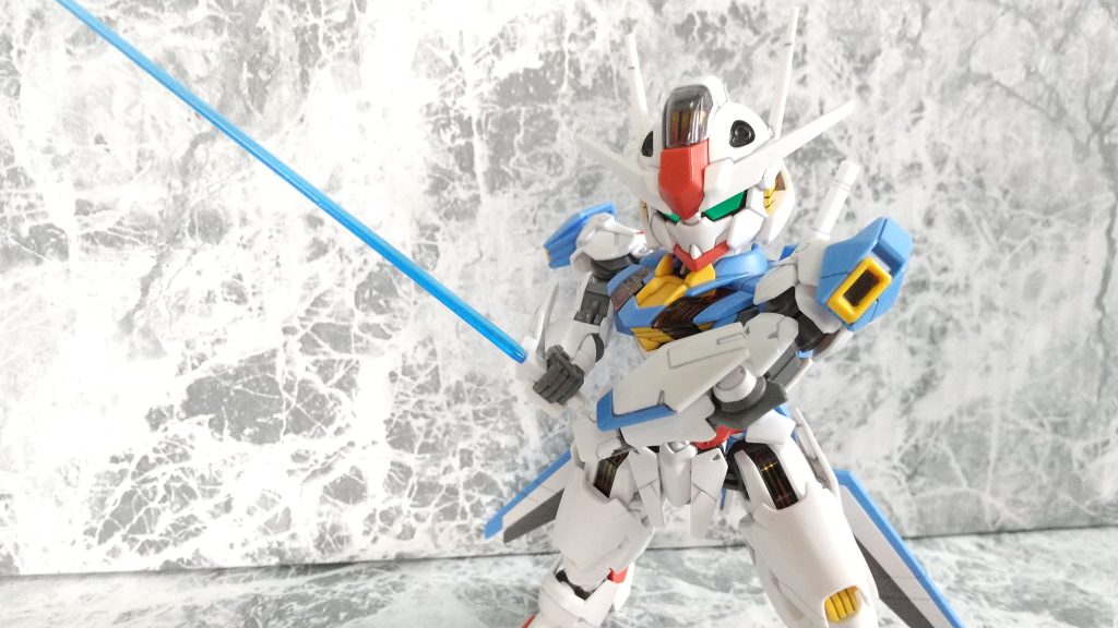 SDEXとHGを合わせた初の試みで 今回は上手くパーツ短縮ができましたが 次は上手くできるかわからない…ここ十数年発売のHGガンプラは昔と違い インナーフレームにパーツを被せる方式で作られていたり 細かいパーツで作られているからできたのではないかと思っています そういった点を含めてエアリアルは うってつけ のガンプラでした!以上、SDHG ガンダムエアリアルでした(^^ゞ