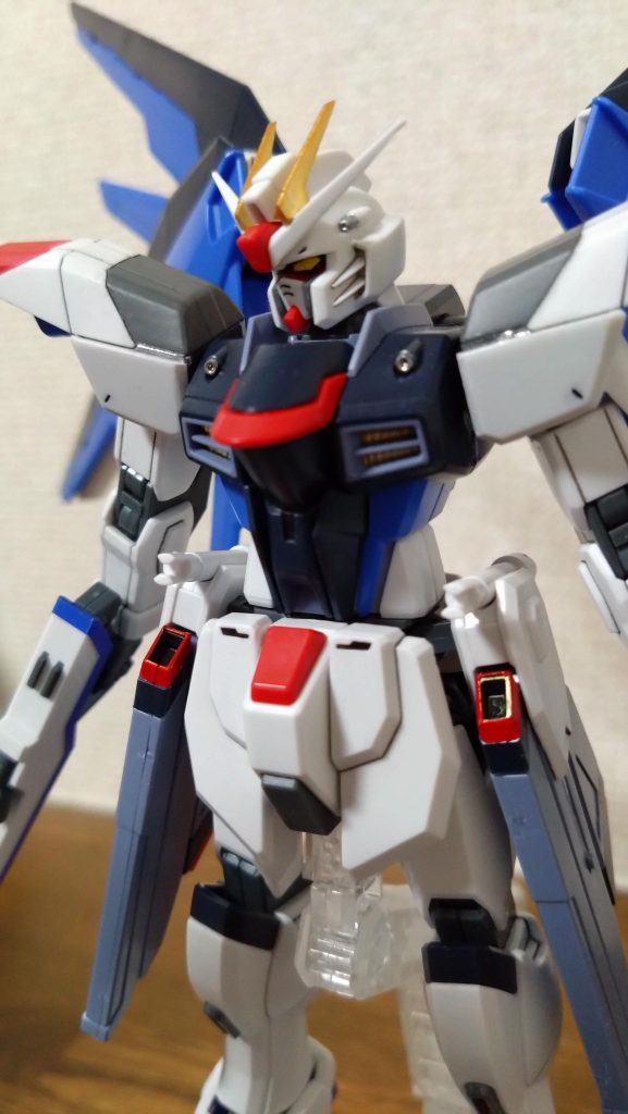 イケメンその2肩を塗り分けると表情がついて良いですよね