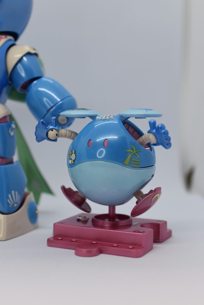 アロハロです。手のひらの肉抜きを埋めたり、いつもは手を抜く台座も塗装&デコりました。