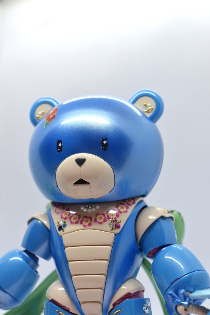 メインのベアッガイオハナ。目の周りがパンダのように黒っぽくなっていますが、撮影ボックスの外側が写り込んでいるだけですw今回一番時間がかかったのは、目のパーツの周りの隙間埋め（怒った表情に変更するつもりがないので…）です。