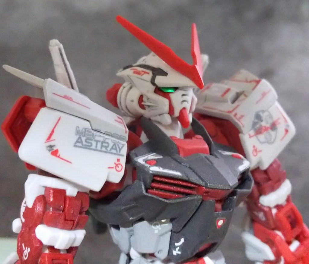 頭部のデザインもナイス。