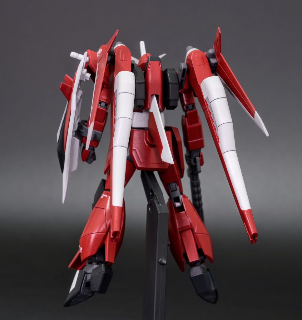 他にも下腕に陸戦型ガンダム、フェイス部はナラティブ等など色々使っています