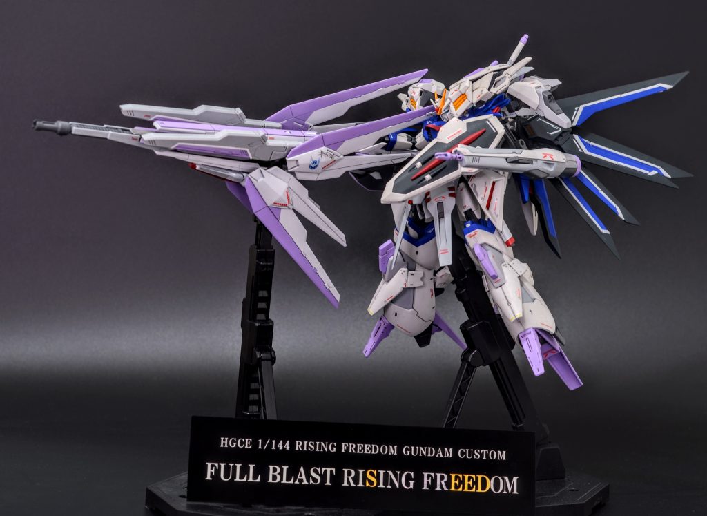 光陽オリエントジャパン(@KoPro18)さんからコラボで製作してもらった銘板です。吸い込まれそうな漆黒のプレートと光輝く文字(FULL BLAST RISING FREEDOM)で製作頂いております