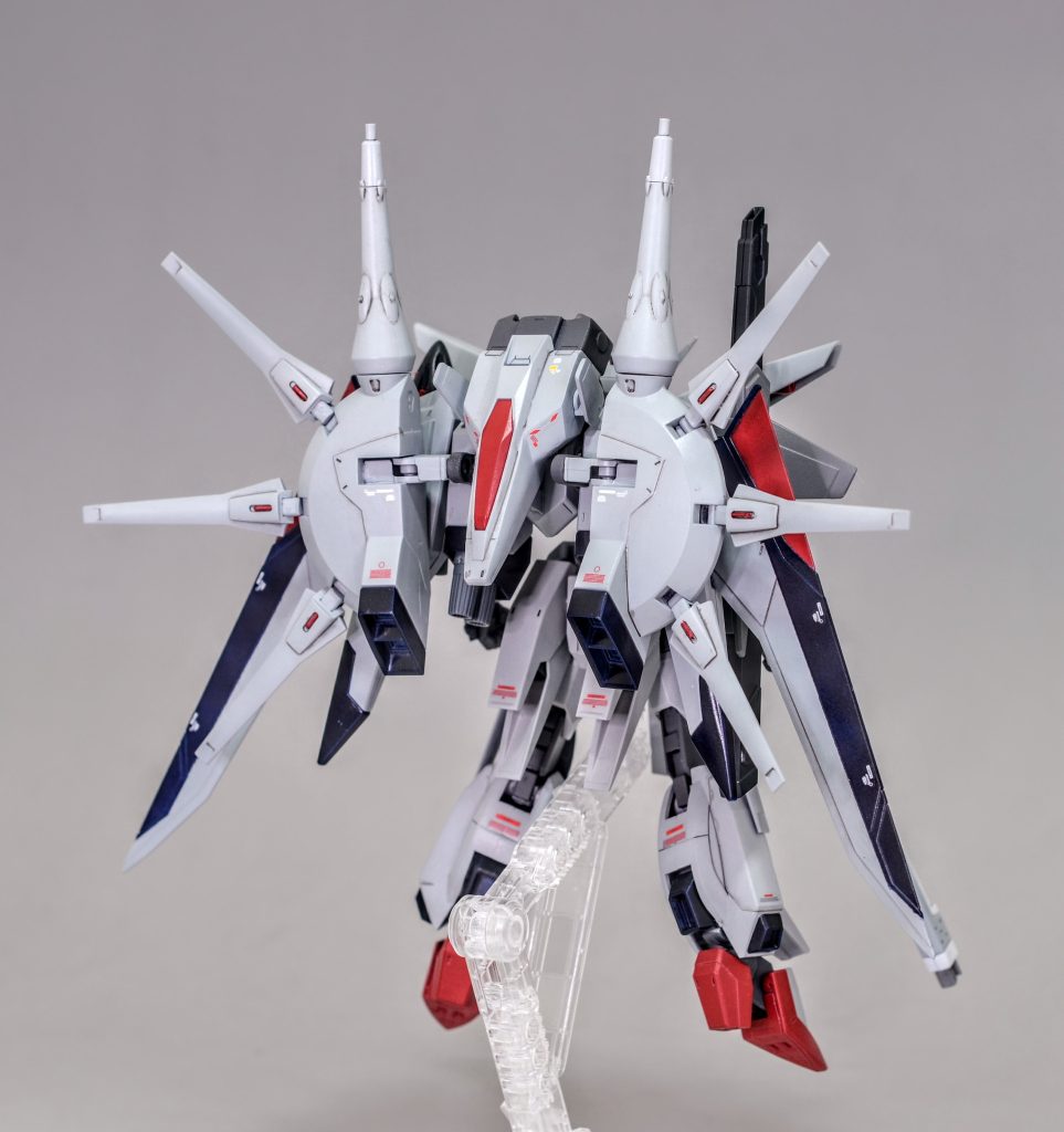 ザフトの統合設計局により次世代の技術でアップデートされたレジェンドですコンパス機と同じく可変機構も搭載しています