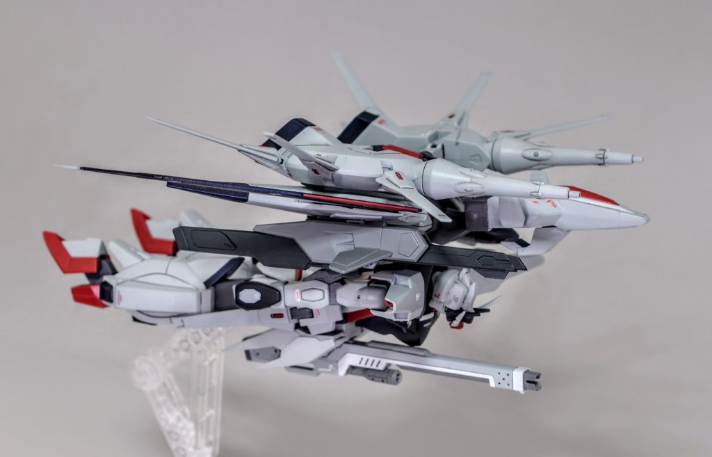 高速で戦闘空域に急行する際や大気圏突入、突破時などに使用します