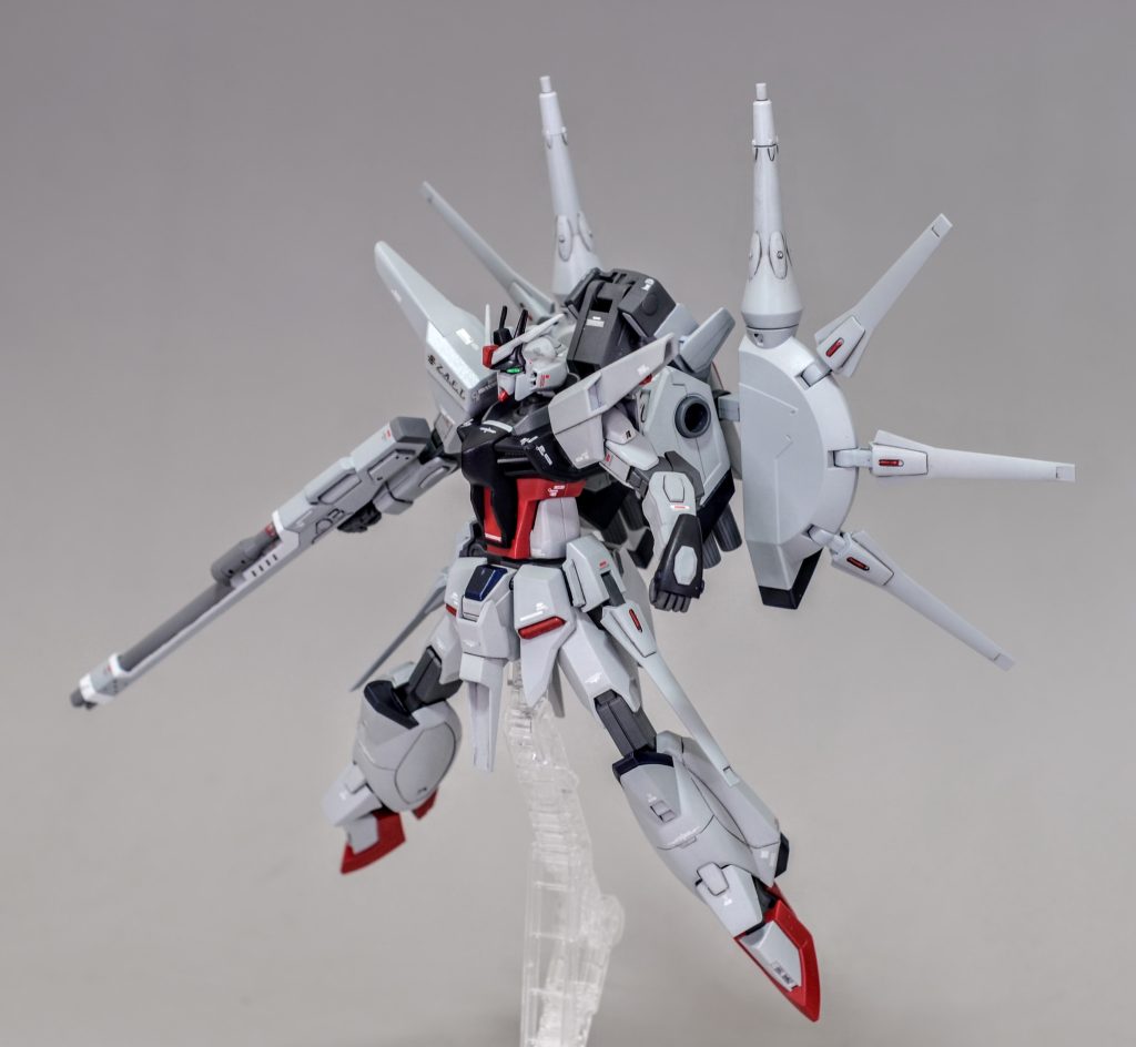 宇宙での高機動戦闘時や被弾した際にウイングをパージする設定です