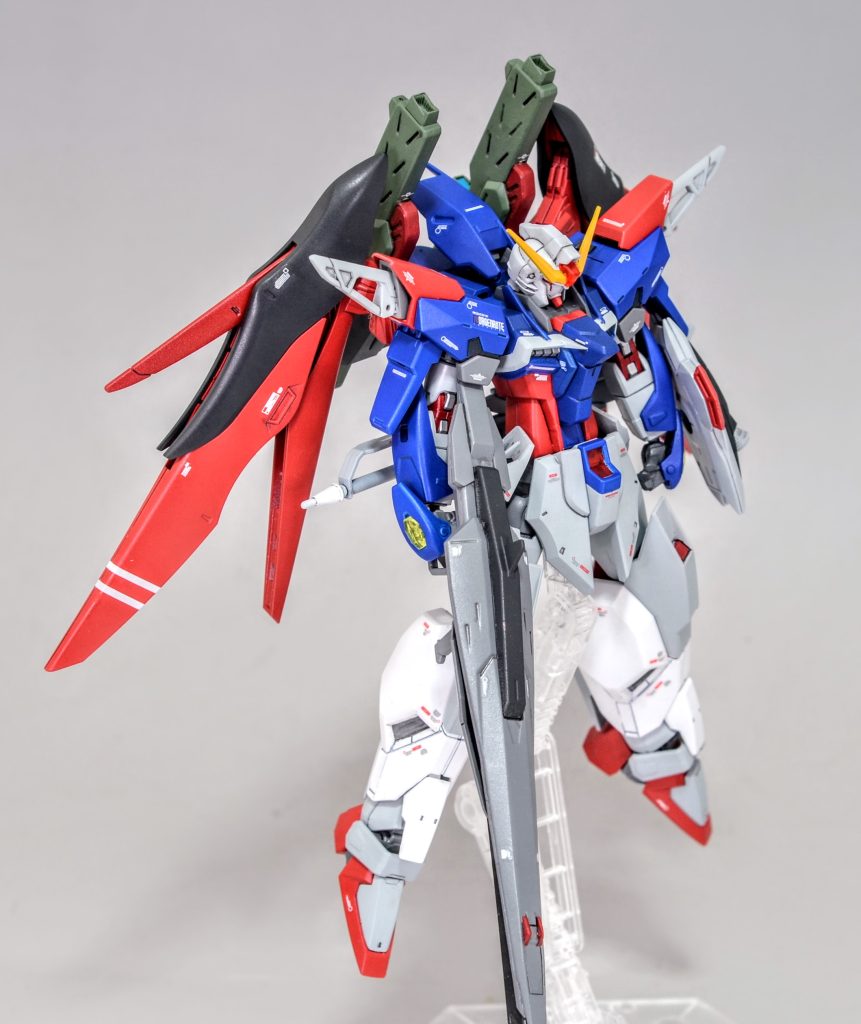 HGCEデスティニーをベースにしていますが全体の５０％くらいは別キットを使っています。 