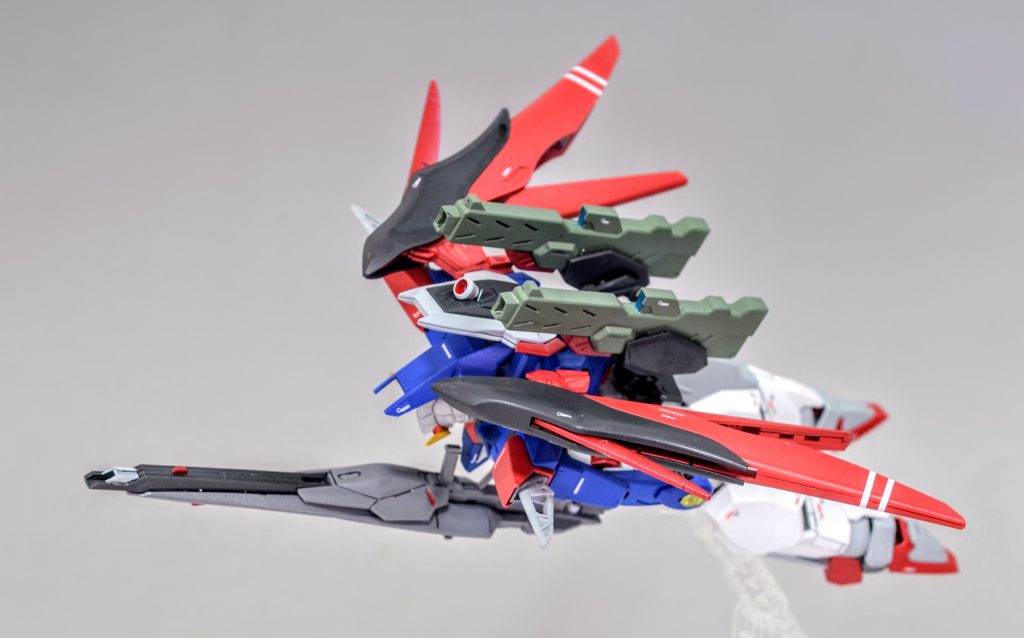 MA形態です。バックパックのフェアリングが頭部を隠す機構を搭載しています。