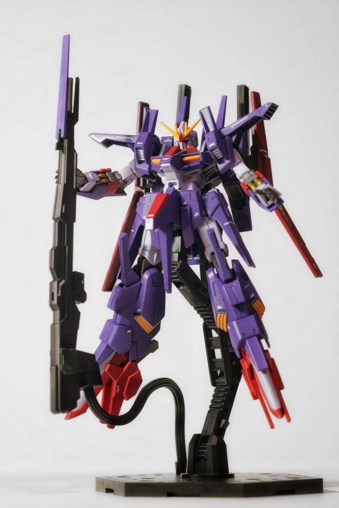 加工はフェイスパーツの位置変更とアンテナくらいしか触ってません。手首だけは中古で買った何かのハンドパーツが付いています。