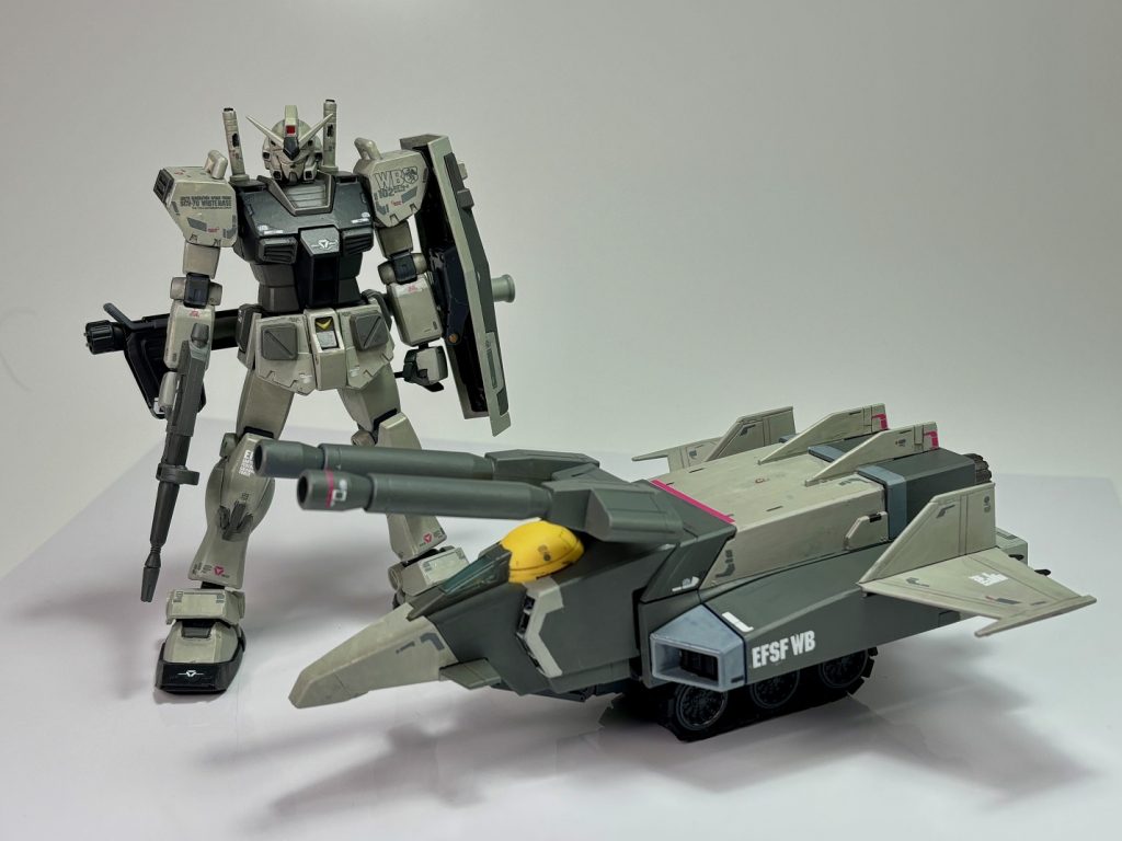 HGUC Gアーマーを、カトキガンダムっぽく改造、モノトーン全塗装で再現してみた「GFF版G-3風 Gアーマー」でした。一般的な「G-3ガンダム」とは大きく印象が異なる、モノトーンな機体になりましたが、いかがでしょうか。