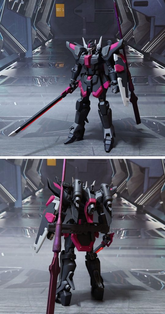 リュー機、通称“スピネル”の前後ろ。工作は、ゲート痕処理、パーティングライン・段ズレ・ヒケの対処、面出し、腰裏の合わせ目消し、市販パーツ貼り付け・埋め込みによるディティールアップを実施。手首は、他のブラックナイツと同じく30MMのオプションセットに置き換え。リュー機はメインウェポンを槍に変更。HGTWFM グエル専用ディランザのビームパルチザンを流用、ラックはHGIBO ガンダムバルバトスの武器ラッチを使用します。