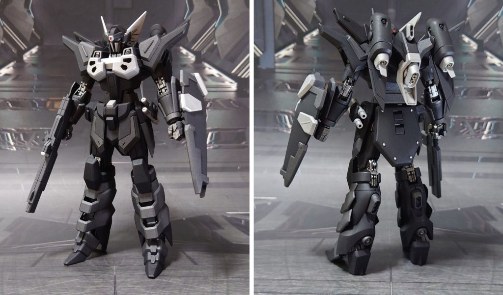 ブラックナイトスコード ブラフマ、予備機仕様で前後ろ。工作は、ゲート痕処理、エッジ尖らせ、パーティングライン・段ズレ・ヒケの対処、面出し、自分に可能な限りの合わせ目消し、市販パーツ貼り付け・埋め込みによるディティールアップを実施。手首は30MMのオプションセットに差し替え、武器持ち手・握り手・平手を用意。元のシヴァの右腰サイドアーマーにサーベルラックを塞ぐ加工、左腰には別の機体のビームサーベル2本を用意して、挿せるよう加工。ルドラのシールドを装備、胸の仕込み武器は無いものとして扱います。