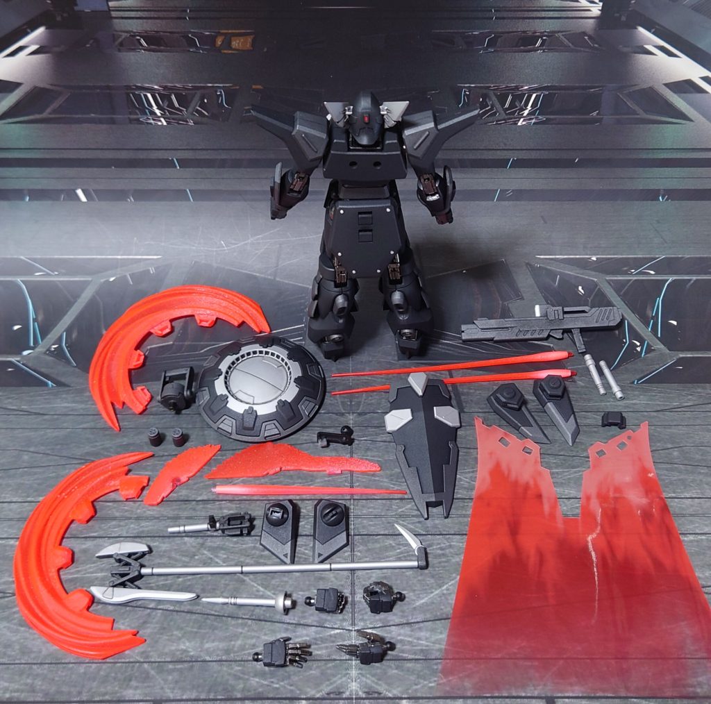 付属品一式(撮り忘れたバックパック以外)。■塗装レシピ黒：黒サフ→メタリックブラック→つや消し銀：黒サフ→シルバーリーフ→つや消しグレー：黒サフ→ブライトガンメタル→つや消し関節類銀：黒サフ→シャインシルバー→光沢ジョイント類：黒サフビームエフェクト：先端側にメタリックレッド→根本側にベースホワイト→全体に蛍光レッド頭部センサー、ビームライフルセンサー：キット付属シールを使用その他部分塗装、墨入れ：ガンダムマーカー各種→つや消し