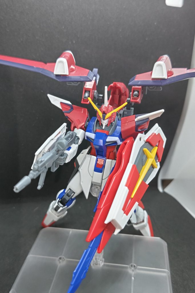 ウイングを前に向けてジェットストライカーのようになる。一斉射を従来通り可能にした。