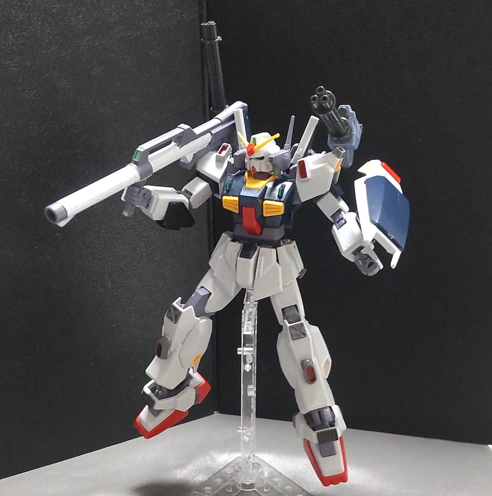 ハイパーバズーカ※片方のガトリングガンを後ろに向けないと使用できません。