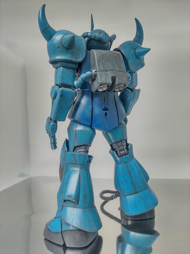 スマホで写真撮ってるんですけど、写真が筆塗りのディテール潰してしまい、暗いからってLEDで照らすと今度はやっぱりLEDがディテールを潰してしまっていました。で、晴れてる日のベランダに持っていって太陽光で撮ったら、ISO100で撮れたから一発解決。カメラのせいじゃなかった。