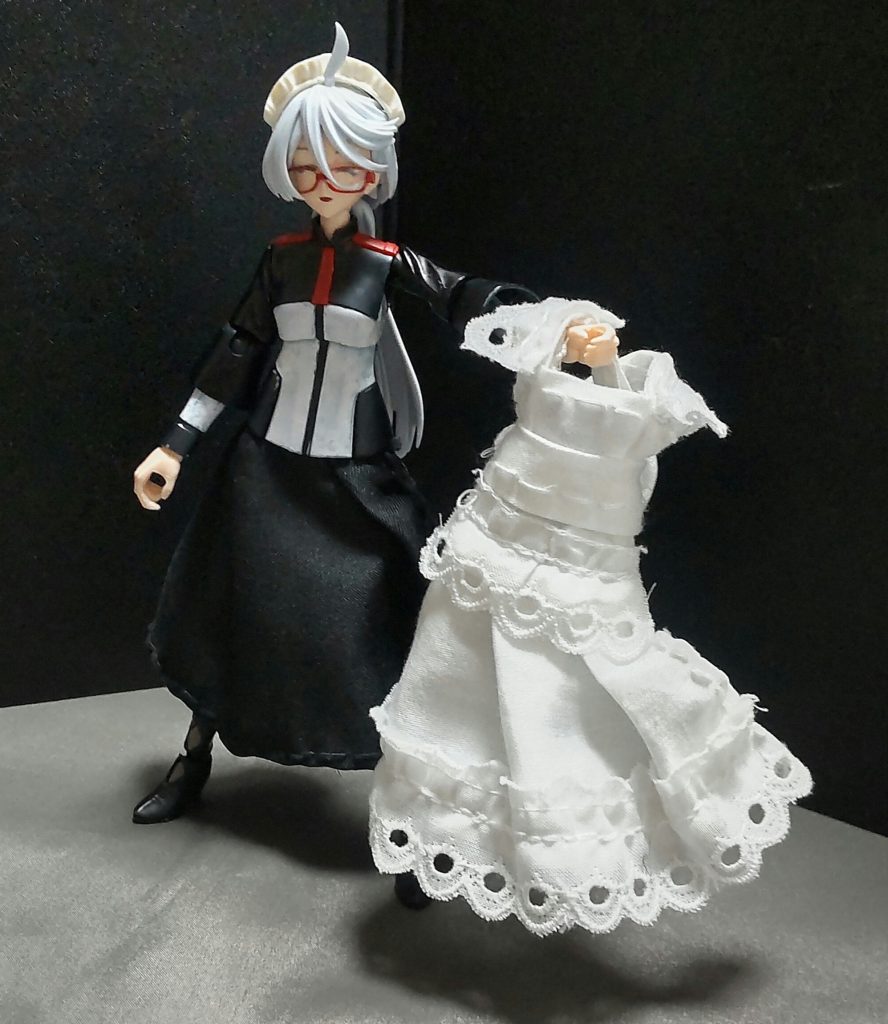 因みにエプロンは外せます。