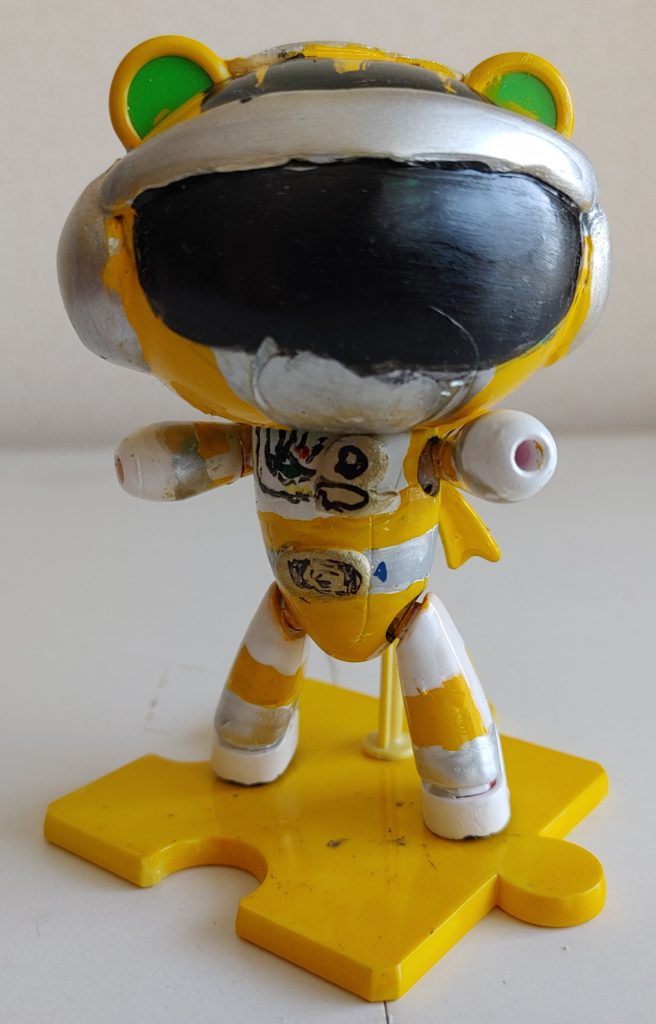 イエローフォー、正面。