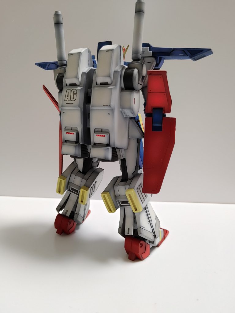 バックパックは、思い切って白に！