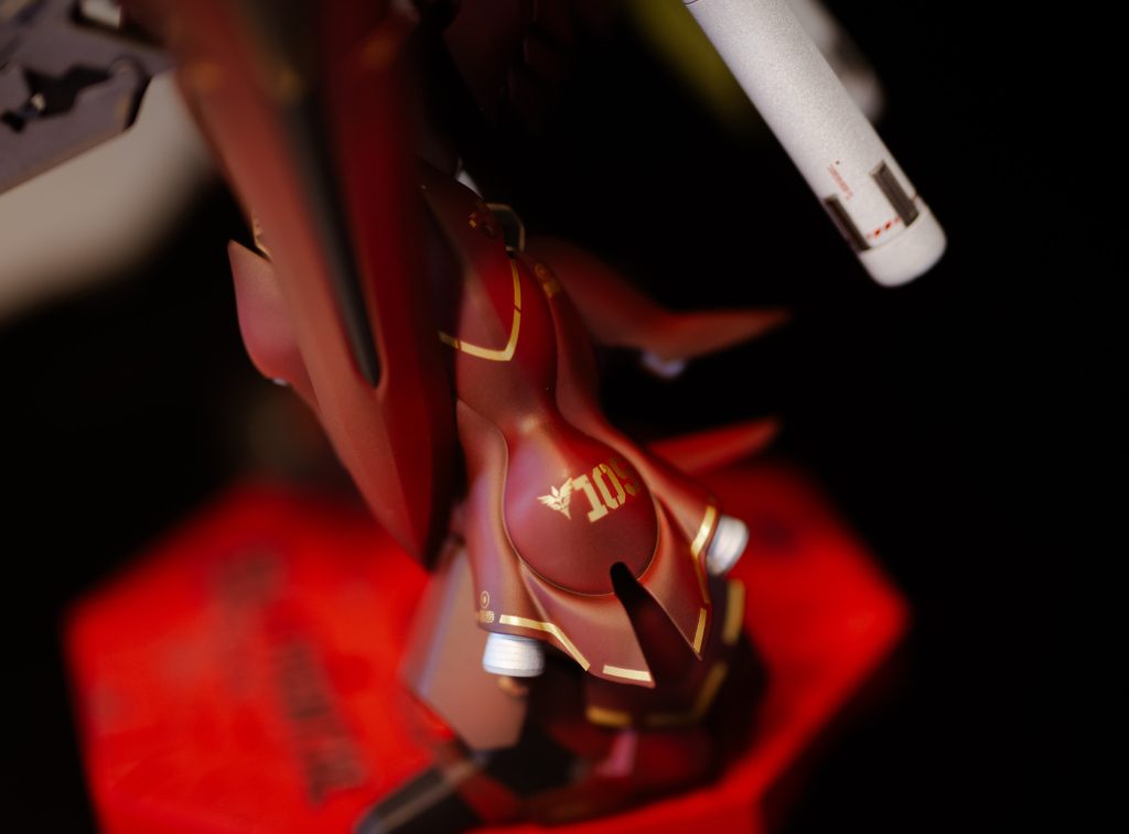 各メッキ調のデカールワークの数が多くて大変でしたw