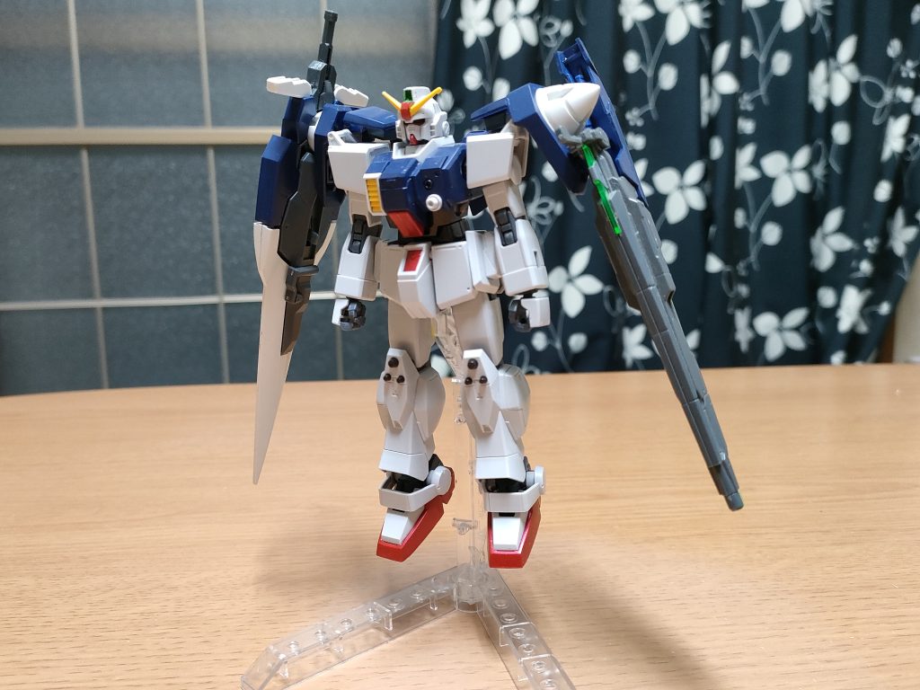 セブンソードの大型武器・GNバスターソードとGNロングビームライフルを代わりに搭載。粒子貯蔵タンクでは装備出来ない。