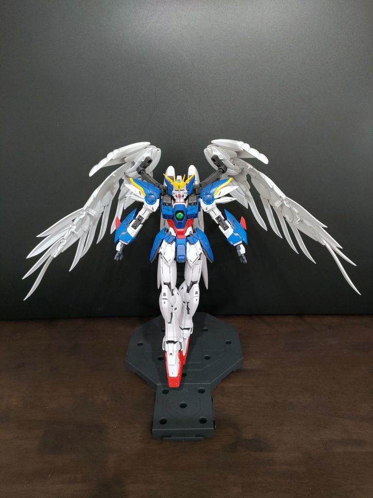 初MGでしたが、スケール感がいつもの1/144とは違い新鮮でした!やはりデカいは正義ですかね!