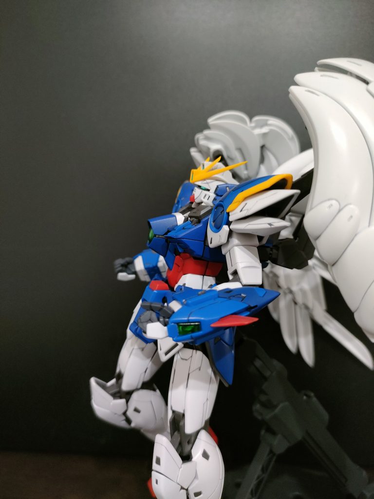 五飛、教えてくれ。俺たちはあと何人殺せばいい。俺はあと何回、あの子とあの子犬を殺せばいいんだゼロは俺に何も言ってはくれない。教えてくれ、五飛!ゼロ、動けるか? いいだろう、これが最後の出撃だ。