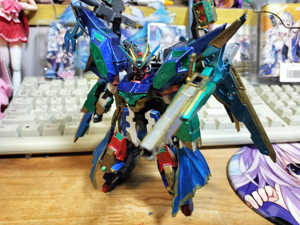 背中が重い(;・∀・)だたやはりこのゴテゴテ感自分のガンプラはやはりこうでないとな!イサミーー!!