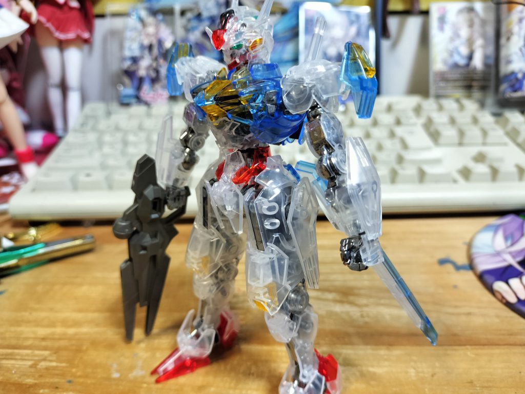 フレームはガンダムマーカーシルバーで塗装してます