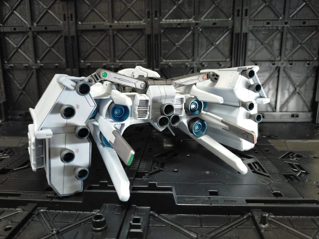 コンテナを自由に動かせるようにしたので、AMBACできない代わりのバーニアをつけました。(ちょっと気持ち悪いですね…)