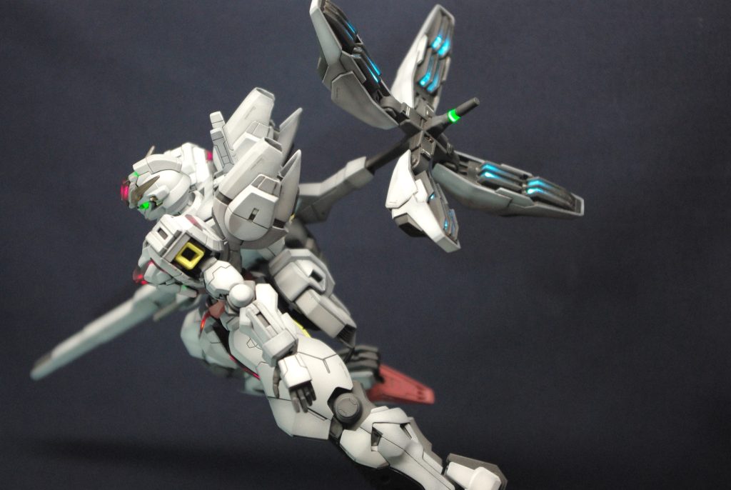 バリアブルロッドライフルのバーニアも明滅します。通販で購入したアイスブルーLEDですが、かなり好みな色合いです。これから出番が増えそうです😁