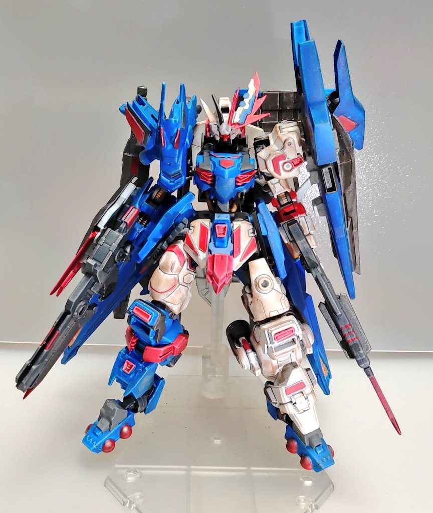 フロントモチーフは鎧甲冑×竜アスタロトである事が一目で判る様にしつつ、ミキシングしました武装一覧バヨネットビームライフル・バヨネットアサルトライフル・シールドブースター・ヒートクロー・ビームサーベル・多弾頭ミサイルポッド・ロングレンジレールキャノン・コンバットナイフ×2・ビームソード・背部尾翼