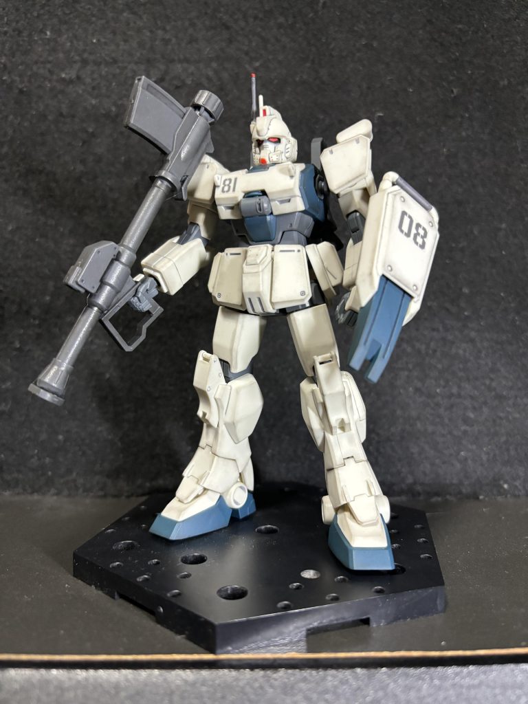 顔と首周りが窮屈に感じたので顔を奥へ、庇を削る、首を延長しました