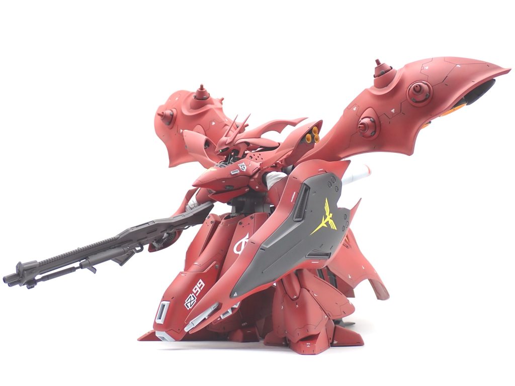 まずは素立ち。製作工程の方にも記載していますが、自分なりにコンセプトを決めてプロポーションをいじりました。結果、うまいこと重心が下がってよりどっしりとした印象になったと思います。