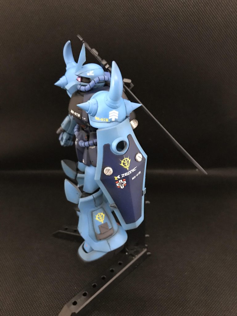 ランバラル機想定なので大尉の階級章とパーソナルマーク付けてます