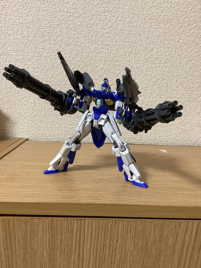 フルバーストせずにはいられない。ただ重すぎてかっこいいポージングは不可能でした。 こんな感じで他にも武装作っていきたいなぁ