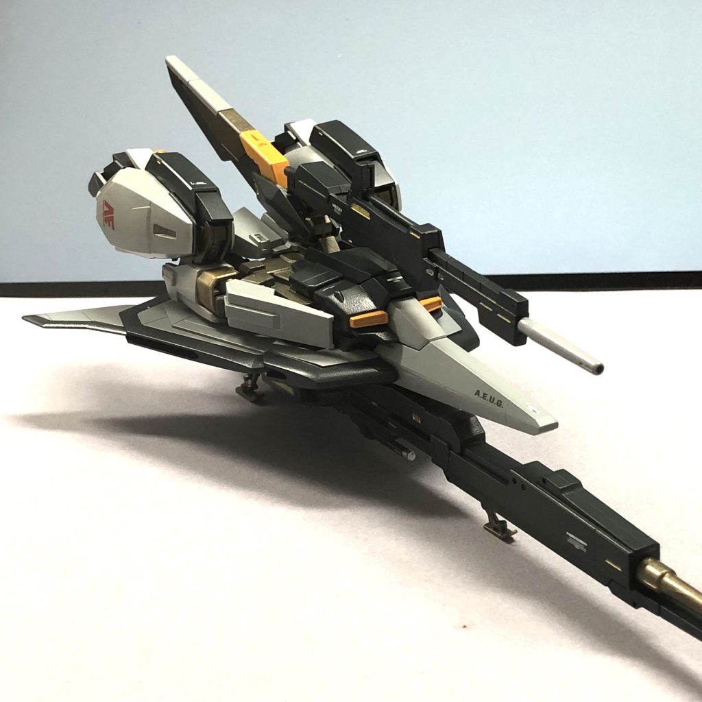 差し替え変形ということで、飛行形態も決まってますね。ビビリなので砲身縮められないんですけど…最後までご覧いただきありがとうございました。それではまた