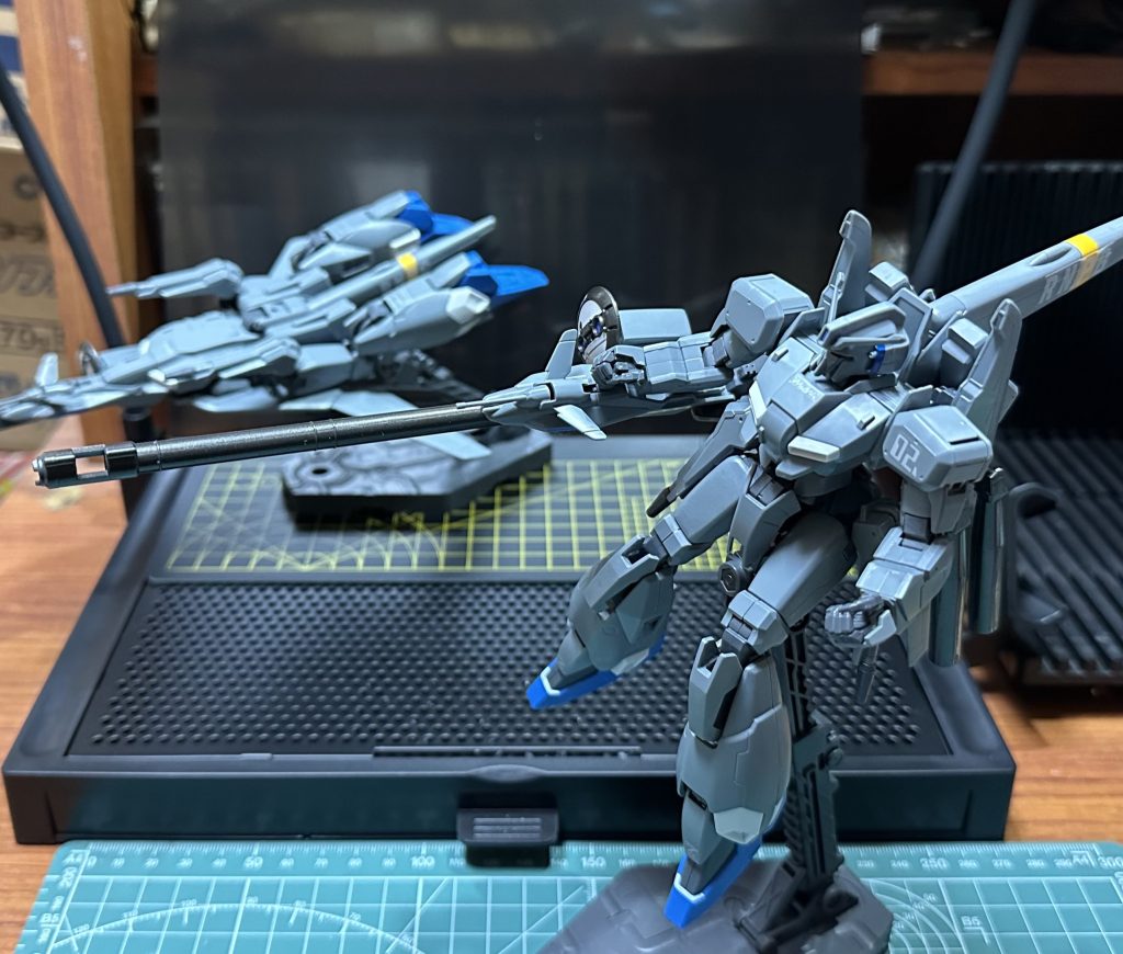 2つ買えたので、旧キットの箱絵の並びが出来ます。