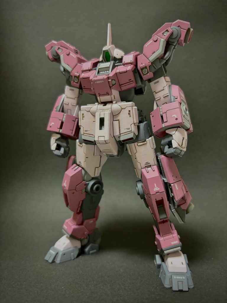 お安く手に入ったのでささっと作りました 旬が過ぎたキットでもいくらでも楽しみようがあってモデラーは徳ですね♪ あまり形は変えすぎずメインは色変更で チュチュ専用機カラーの決定版を目指しました