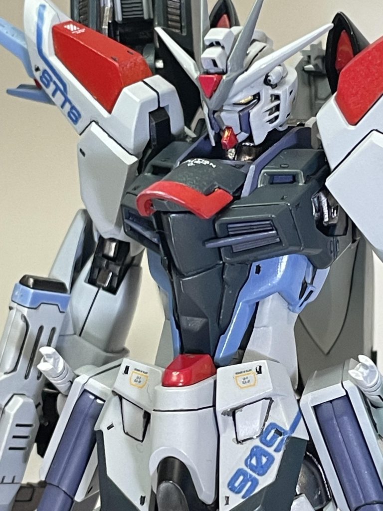 今回型式番号のデカールを自作し、使用しました。