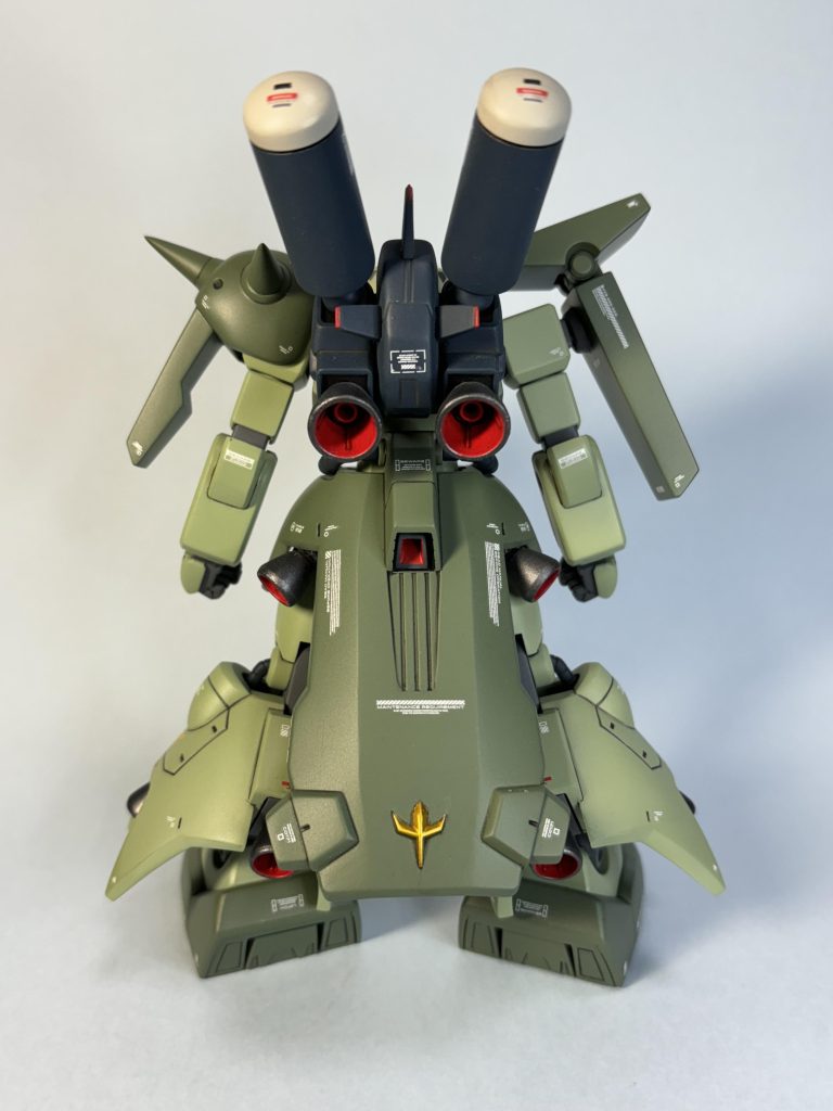 エンブレムはゴールド吹いてクリアーオレンジ。