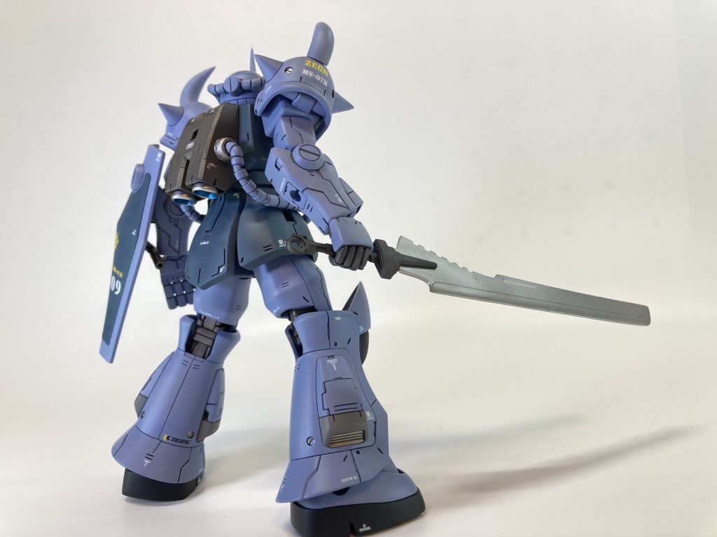 プラ板に筋を入れるだけでオリジナルの刀身が作れるので作ってみました。