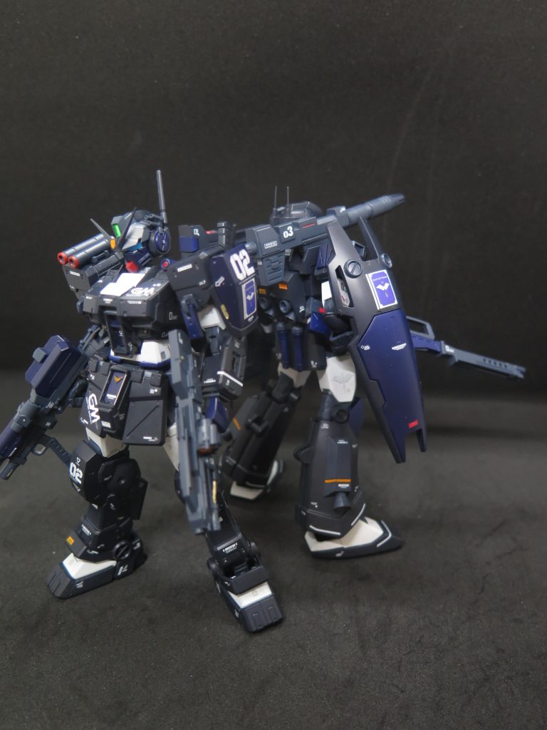 背中合わせの僚機という感じで。