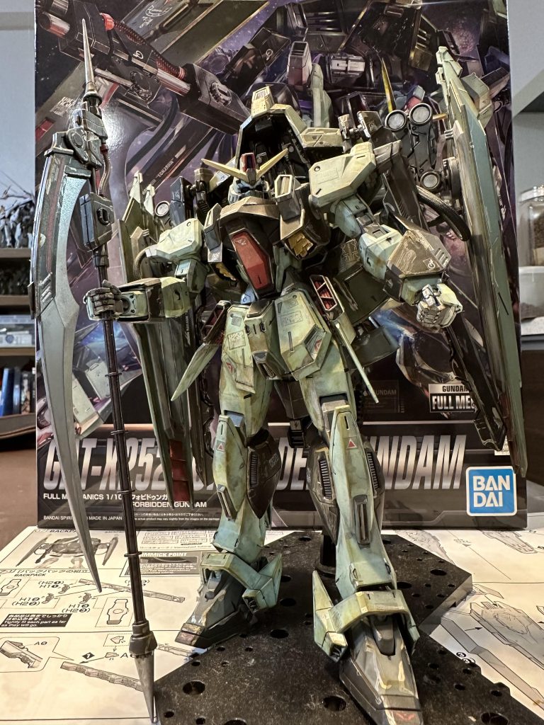 悪役!嫌われガンダムのフォビドゥンガンダムですが、カッコいい❤️アニメ観てた時は嫌いだったのですがガンプラ観たら中々のイケメンだったのでつい購入した機体ですねカッコいい